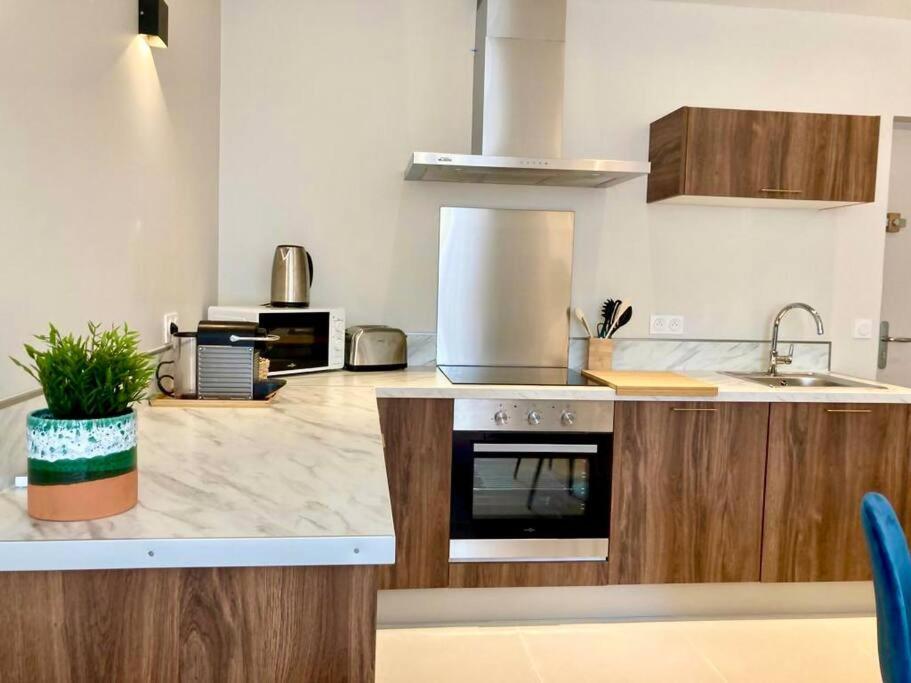Le Palm Appartement Elegant & Design En Bord Riviere Collobrières 外观 照片